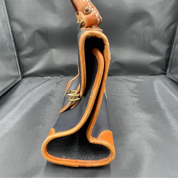 Vintage Dooney and Bourke Dillen Bowling Handbag- pebble leather - Picture 6 of 10